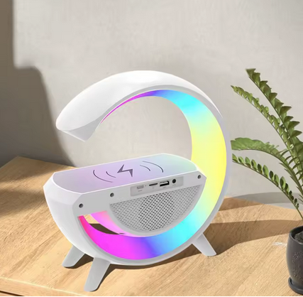 4-IN-1 LEMPA, BELAIDIS ĮKROVIKLIS, „BLUETOOTH“ GARSIAKALBIS SU LAIKRODŽIU