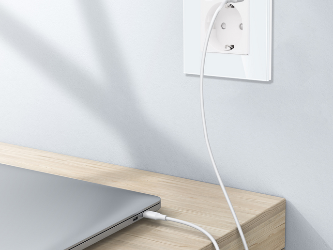 Lizdas su USB-C įkrovimu