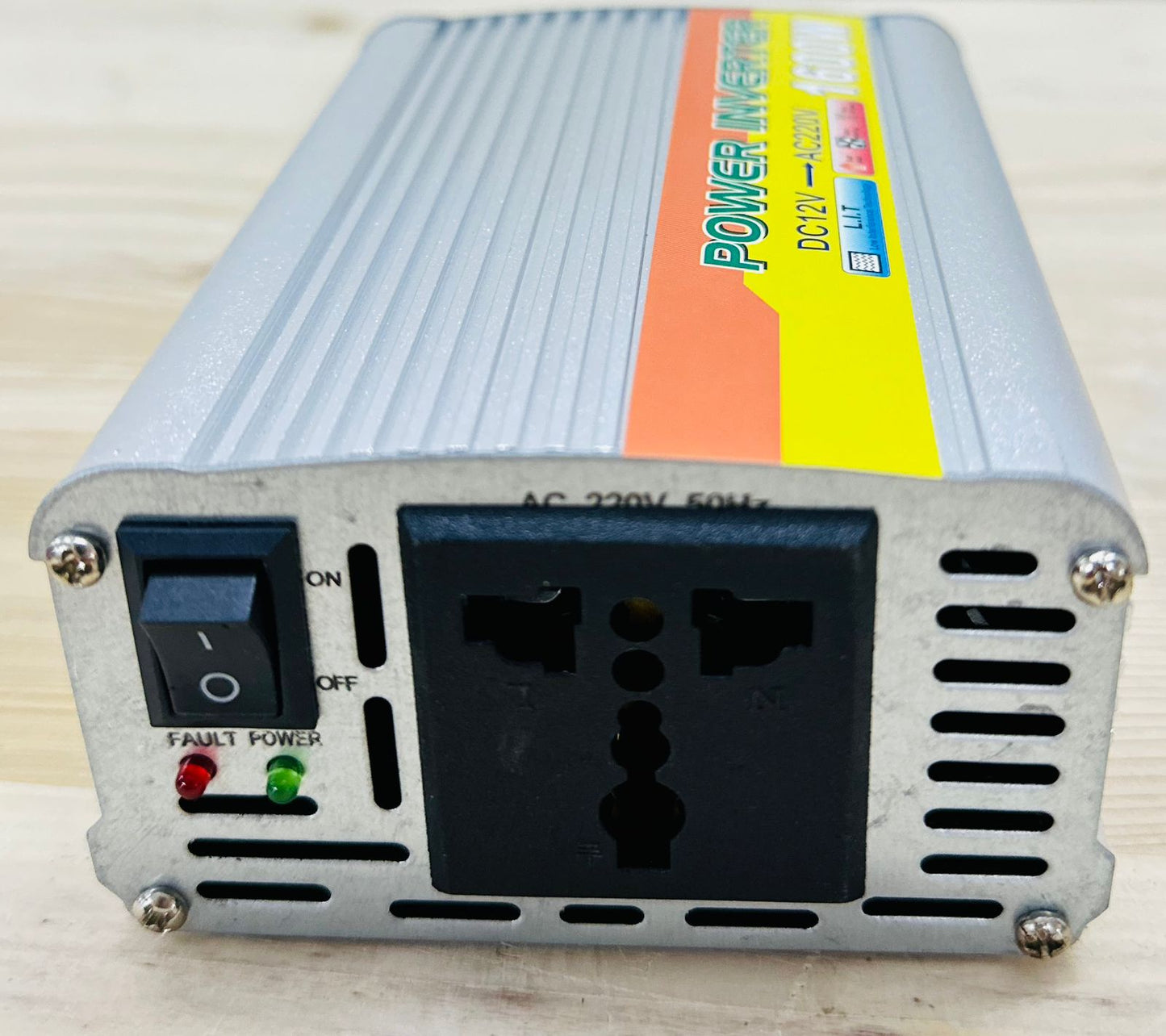 ĮTAMPOS KEITIKLIS INVERTERIS 1600W