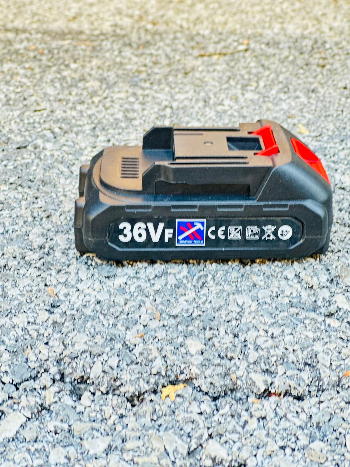 UNIVERSALUS 36V HAMMER TOLLS AKUMULIATORIUS AKUMULIATORINIAMS GRĘŽTUVAMS, ŠLIFUOKLIAMS, ŽOLIAPJOVĖMS, PJŪKLAMS, MINI Plovimo įrenginiams, DĖLIONĖMS, LAPŲ PŪTIKLIAMS IR KT.