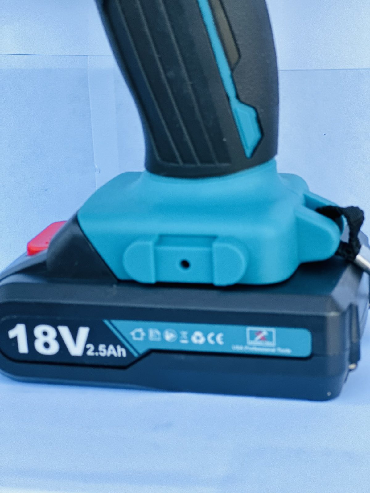 AKUMULIATORINIS GRĘŽTUVAS HAMMER TOOLS 18V SU 2 BATERIJOMIS